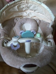 Продам graco укачивающий центр sweetpeace цвет бежевый