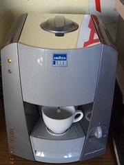 Продам кофеварку Lavazza б/у