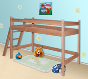 Кровать-чердак из бука