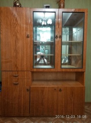 Сервант 3-дверний