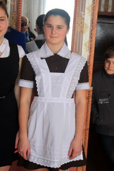 Школьный фартук белый на последний ,  первый звонок девочкам